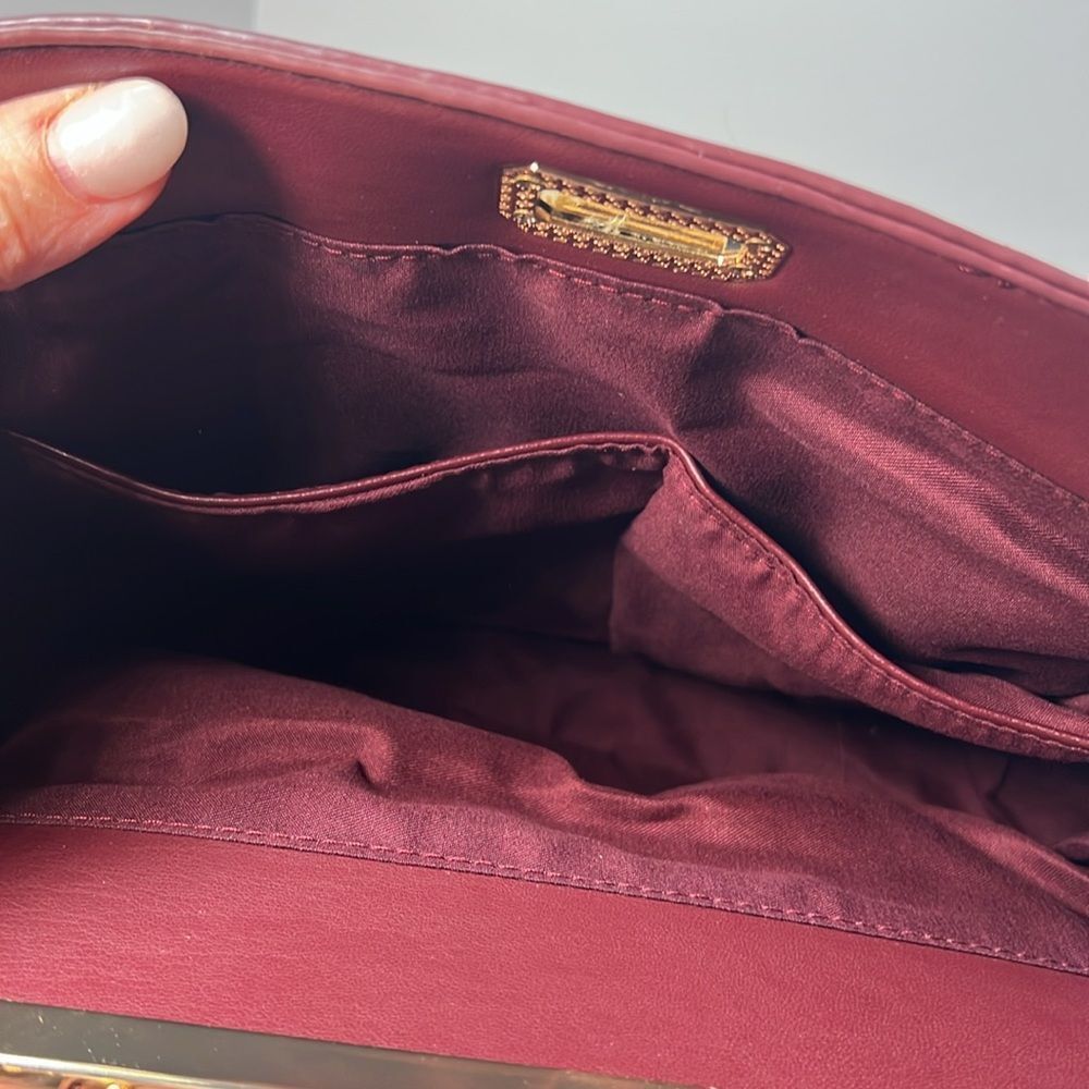 Beautiful Badgley Mischka Burgundy Quilted Tote Purse. P16 - Picture 6 of 7